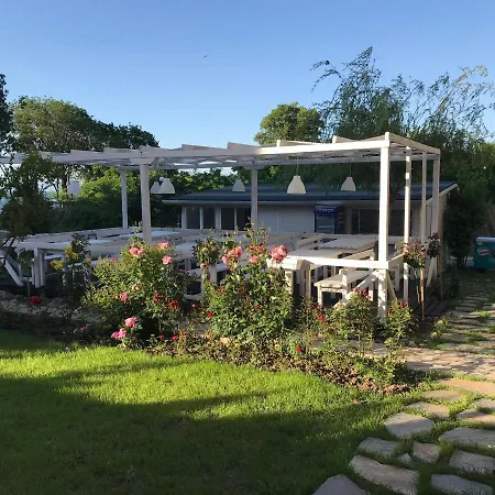 Hotel Family Akra